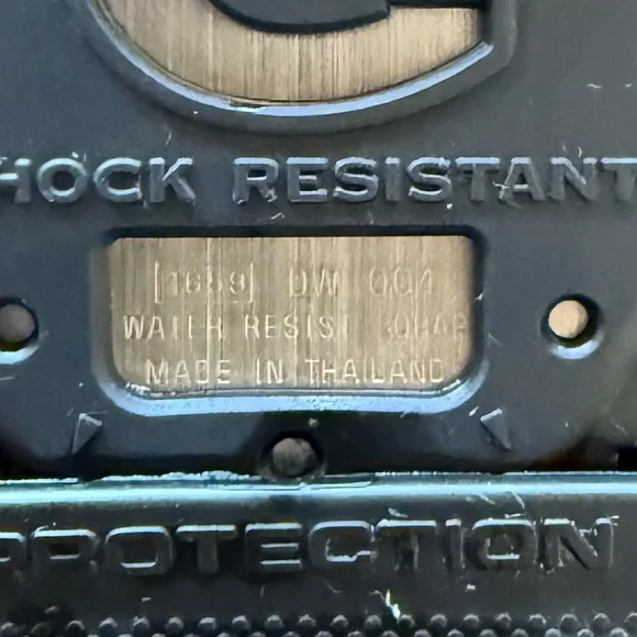 Vintage (90’s) Casio G-Shock DW -004 (1659) new battery original case band - Picture 10 of 11